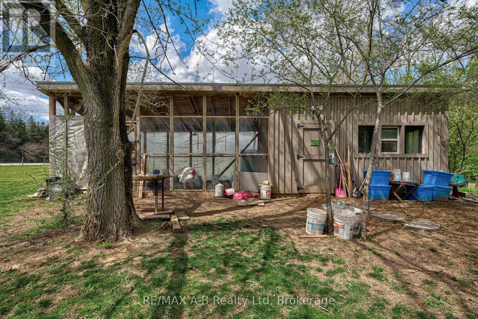 1241 - 1247 Colborne Street W Property Photo 39