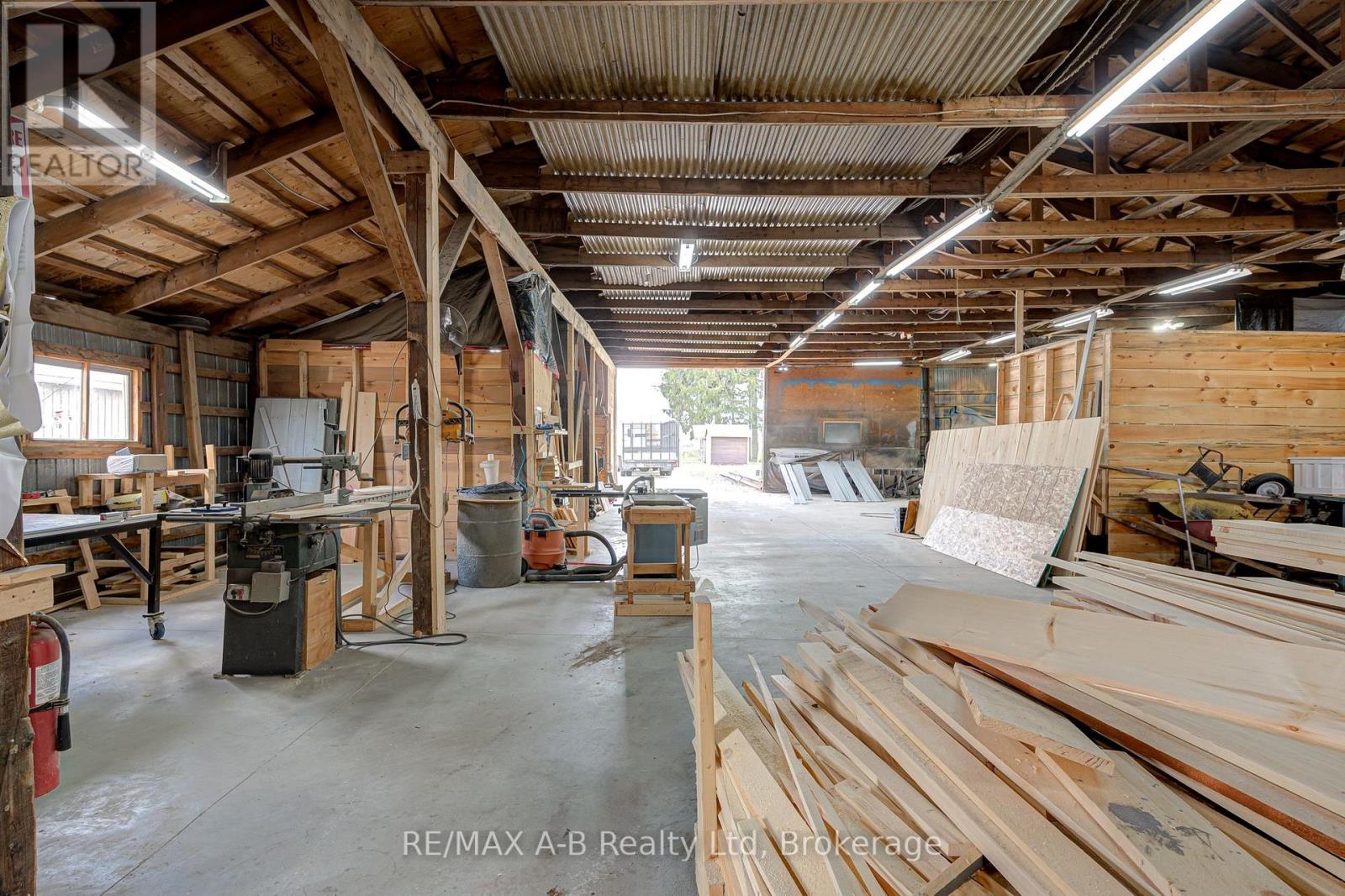 1241 - 1247 Colborne Street W Property Photo 41