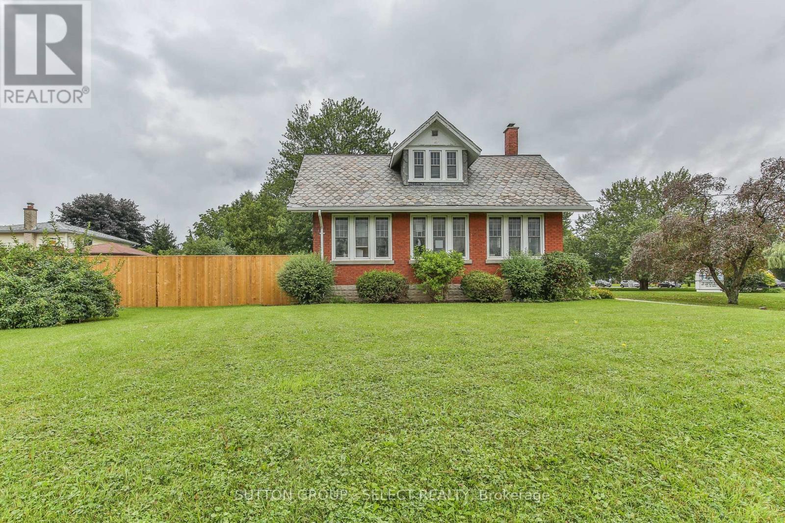 1255 Southdale Road E Property Photo 5