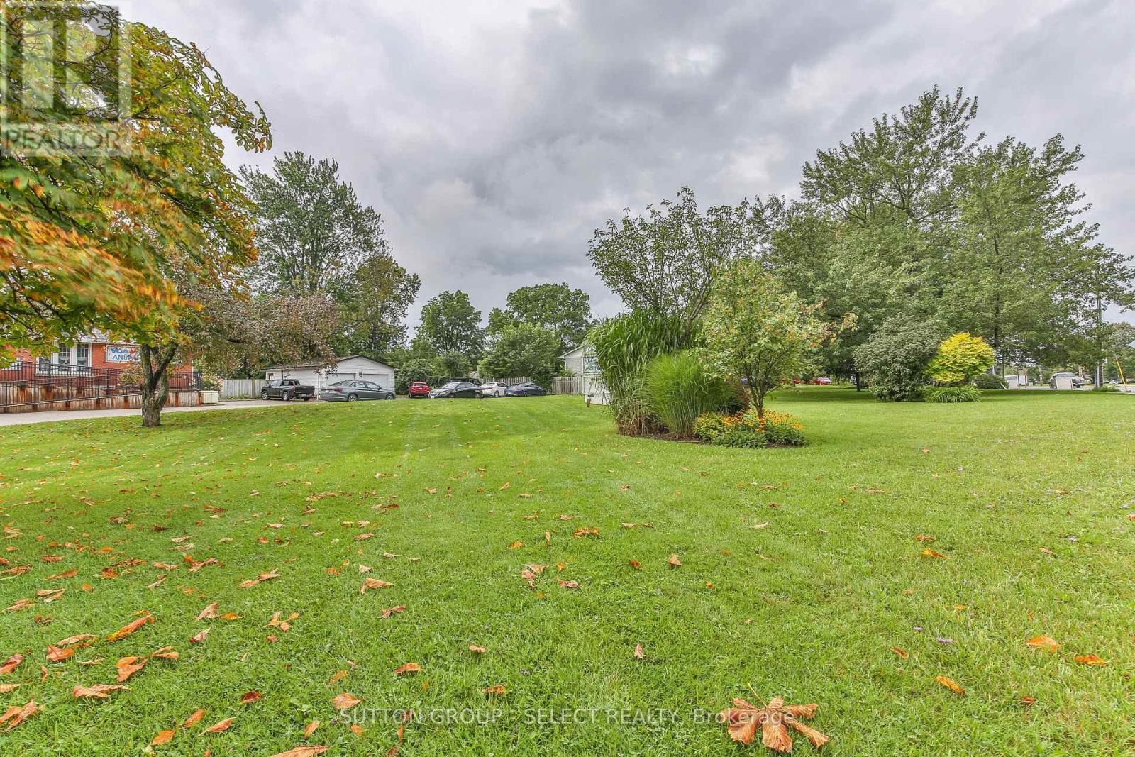 1255 Southdale Road E Property Photo 7