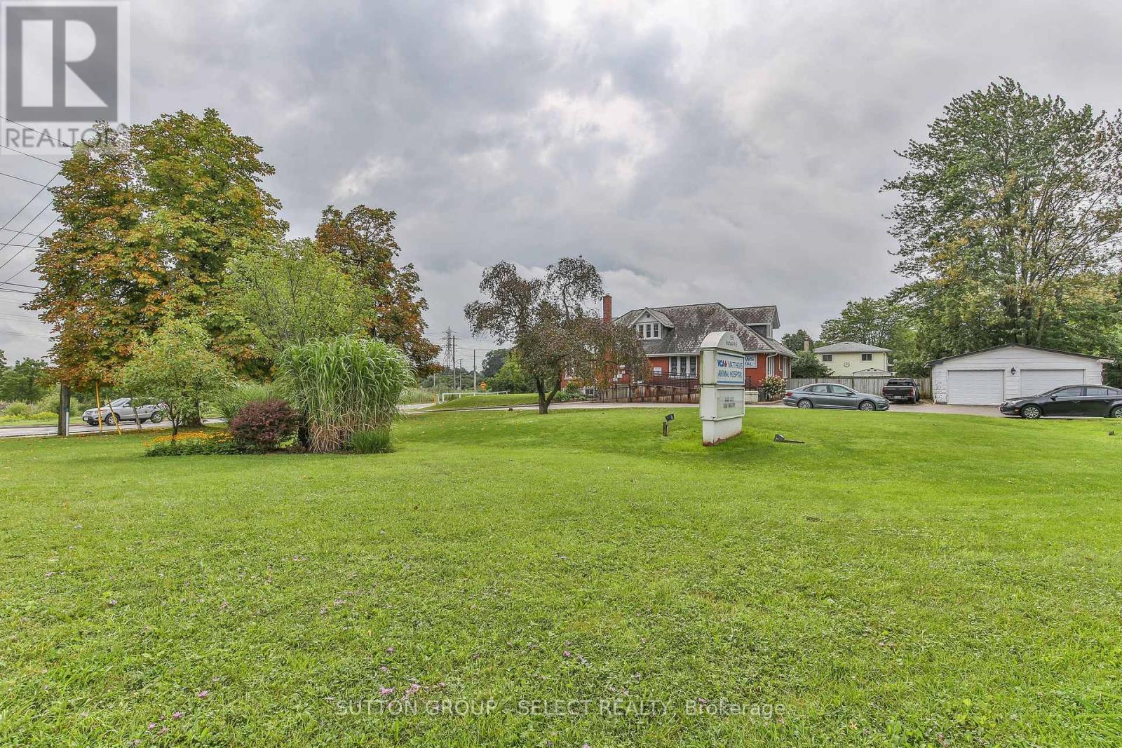 1255 Southdale Road E Property Photo 8