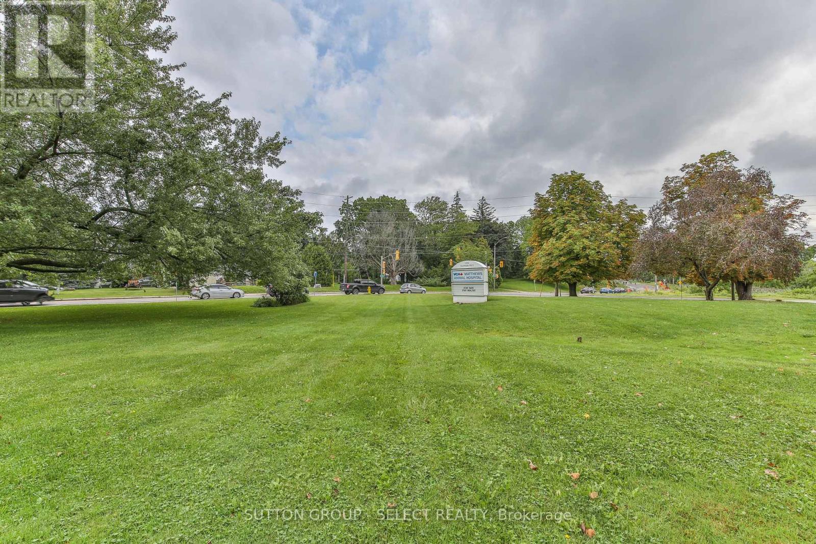 1255 Southdale Road E Property Photo 9