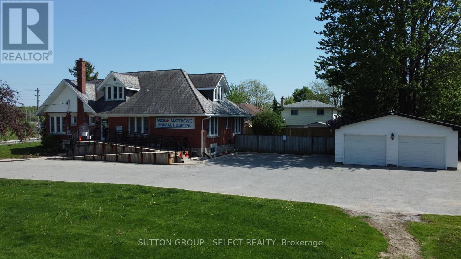 1255 Southdale Road E Property Photo 15