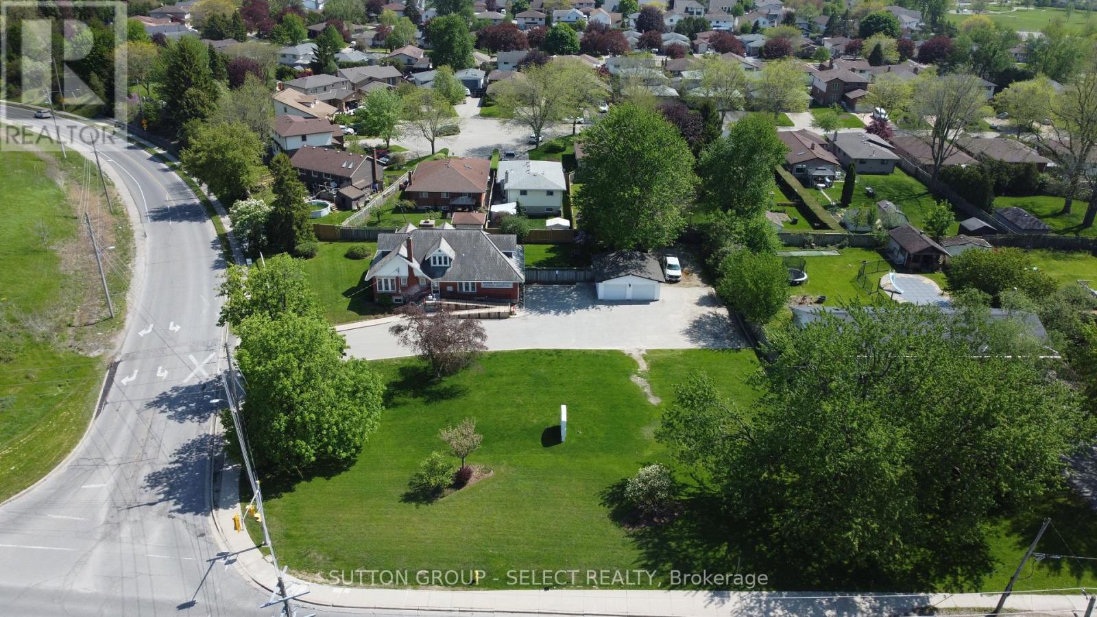 1255 Southdale Road E Property Photo 17