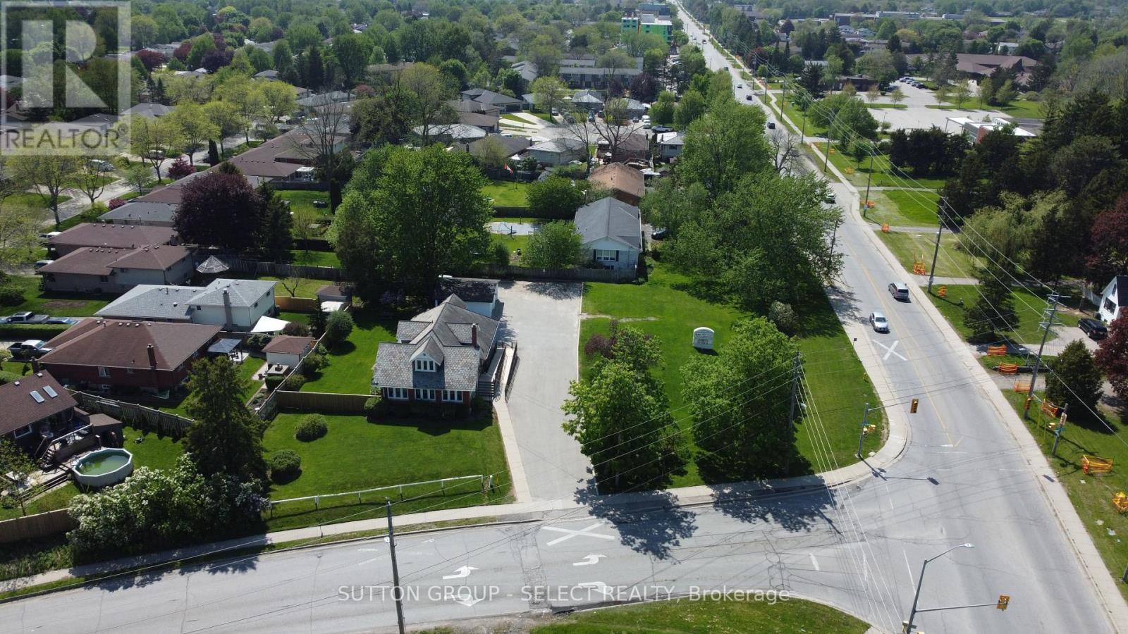 1255 Southdale Road E Property Photo 20