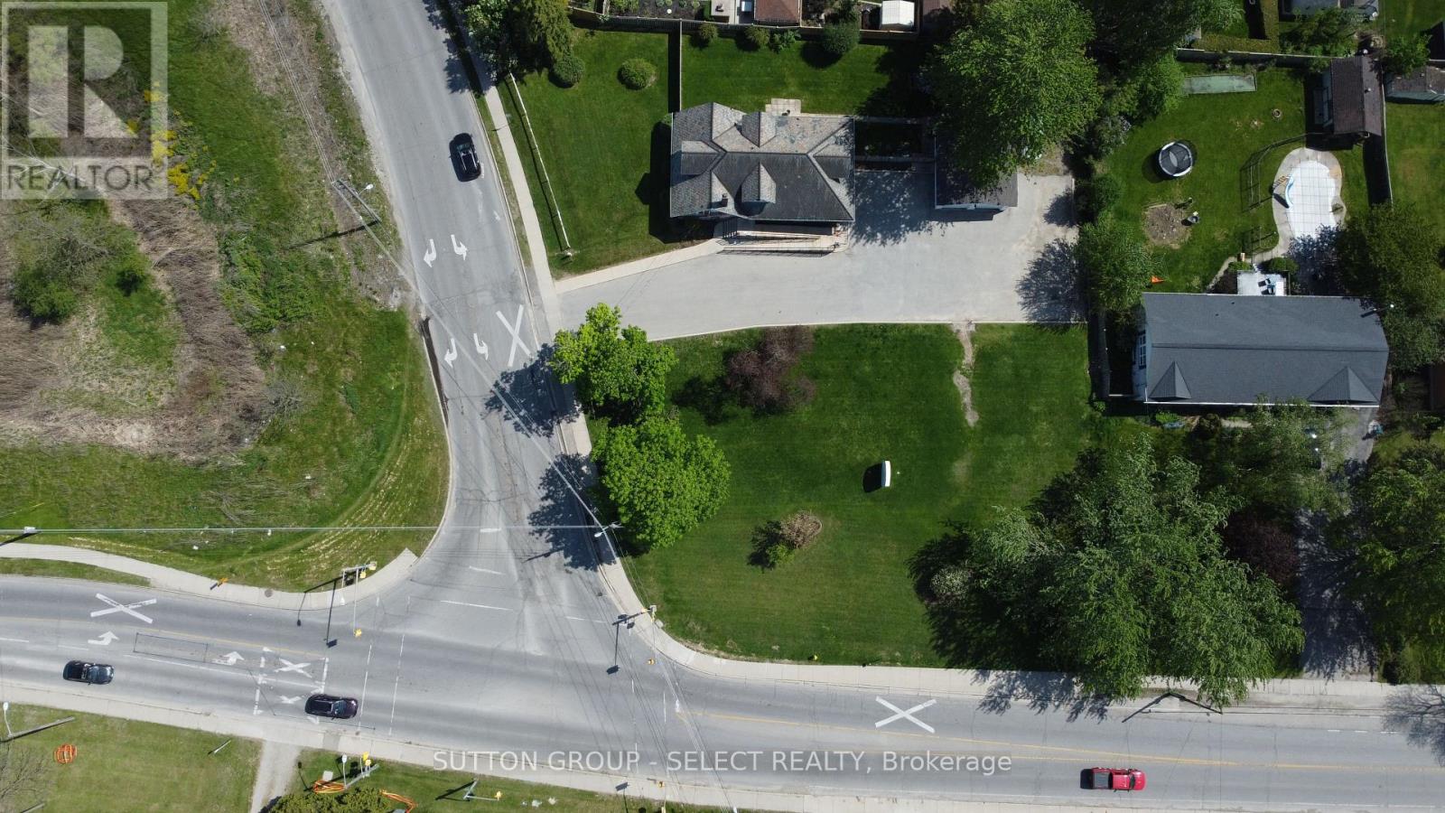 1255 Southdale Road E Property Photo 21
