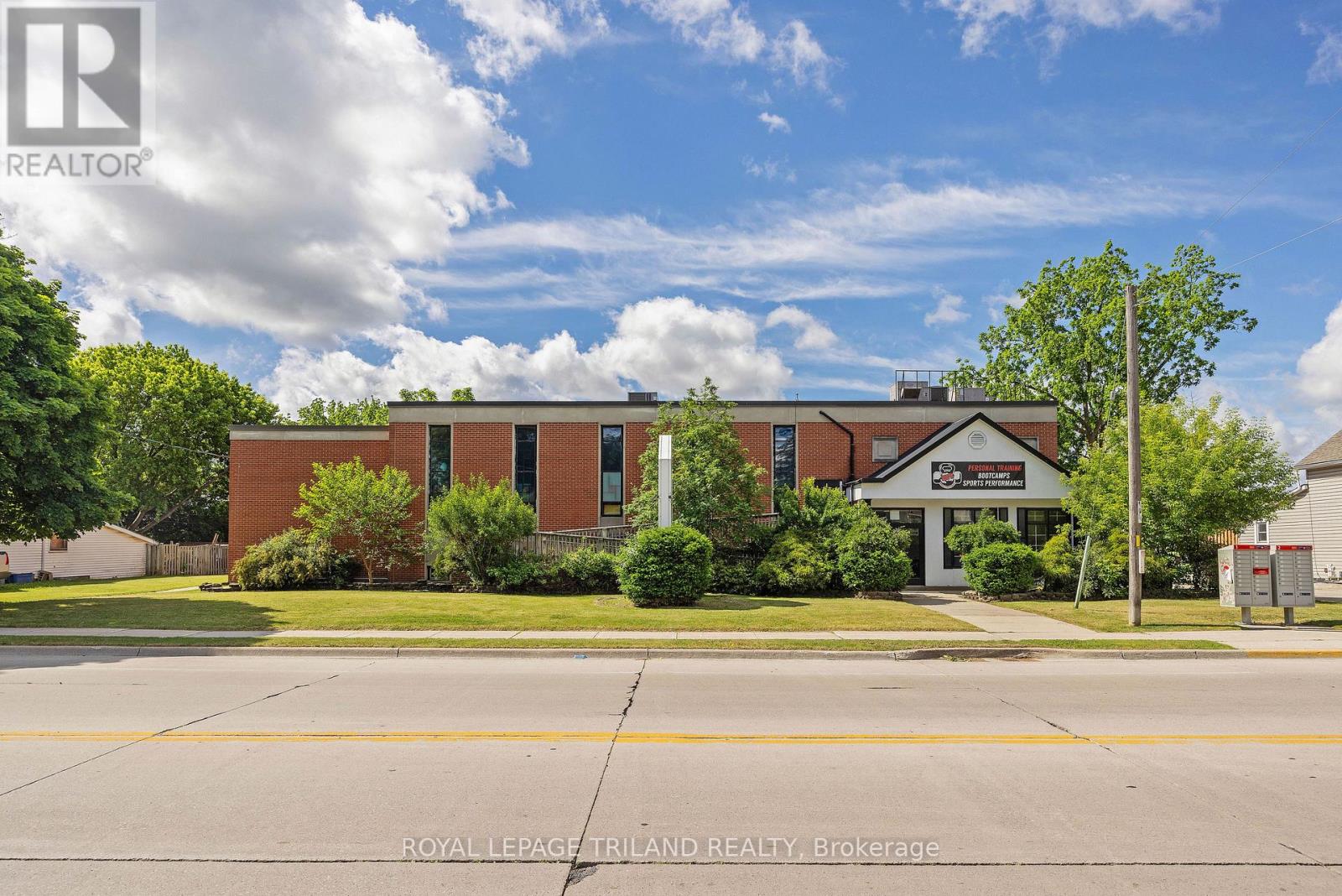 170 Wellington Street Property Photo 1