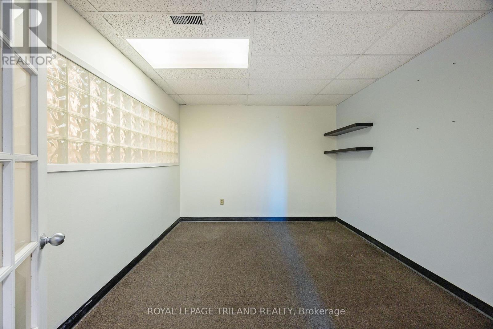 170 Wellington Street Property Photo 17