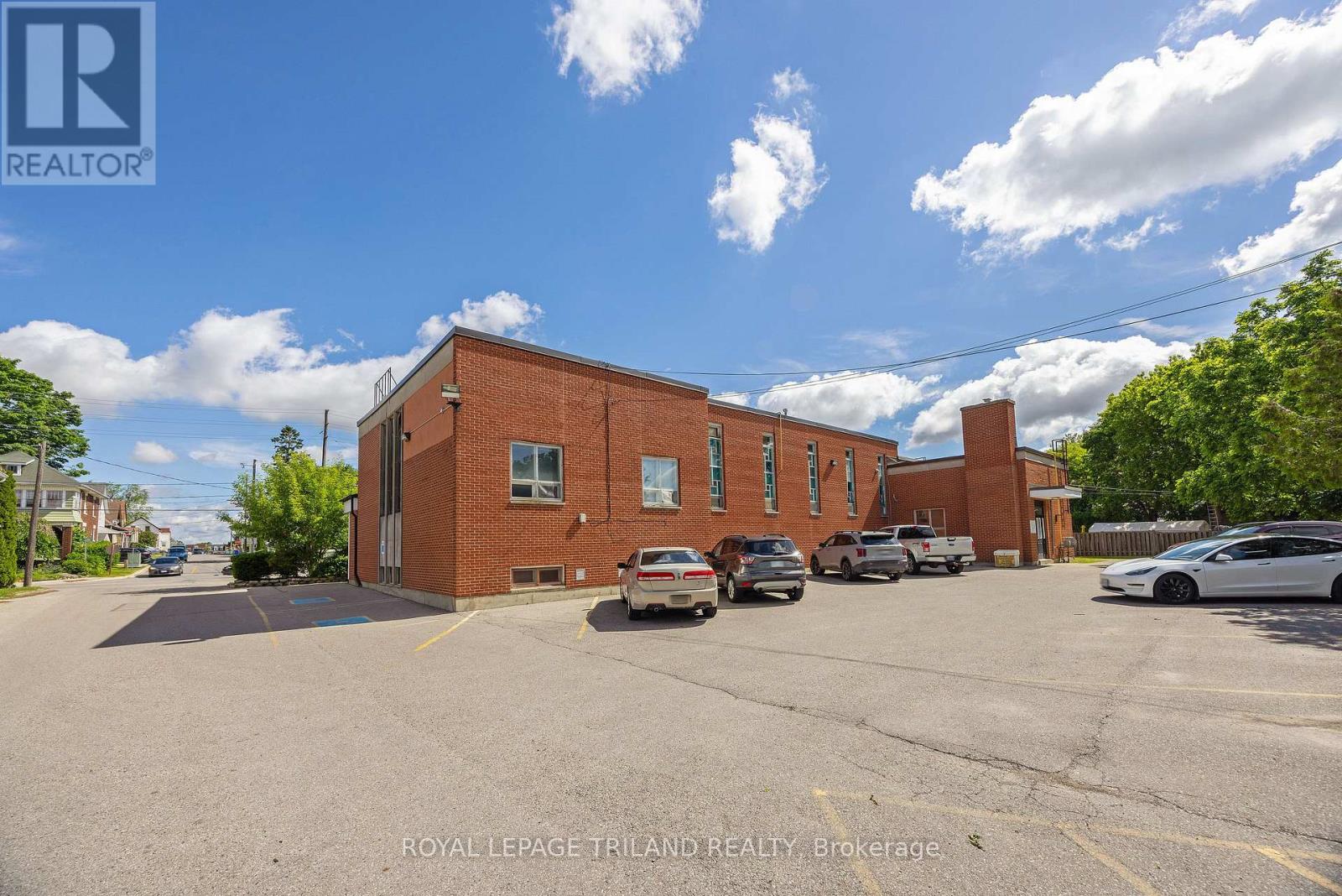 170 Wellington Street Property Photo 20
