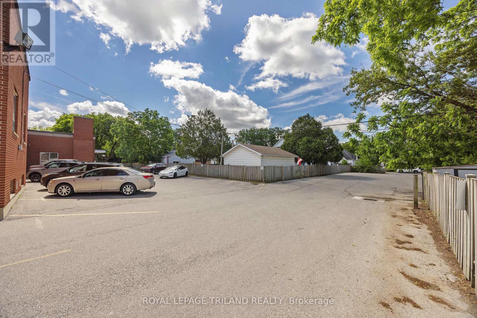 170 Wellington Street Property Photo 22