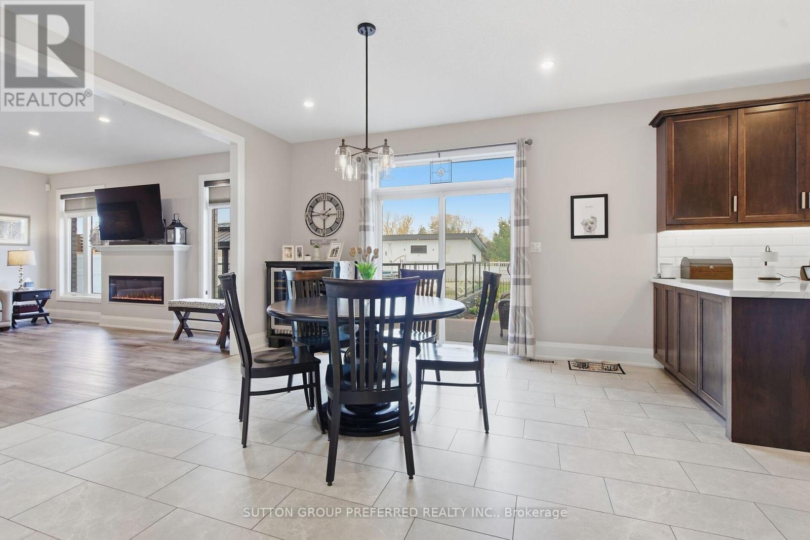 215 Leitch Street Property Photo 6