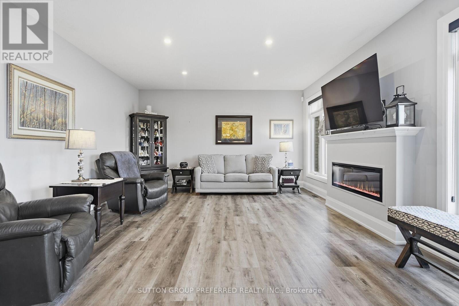 215 Leitch Street Property Photo 7