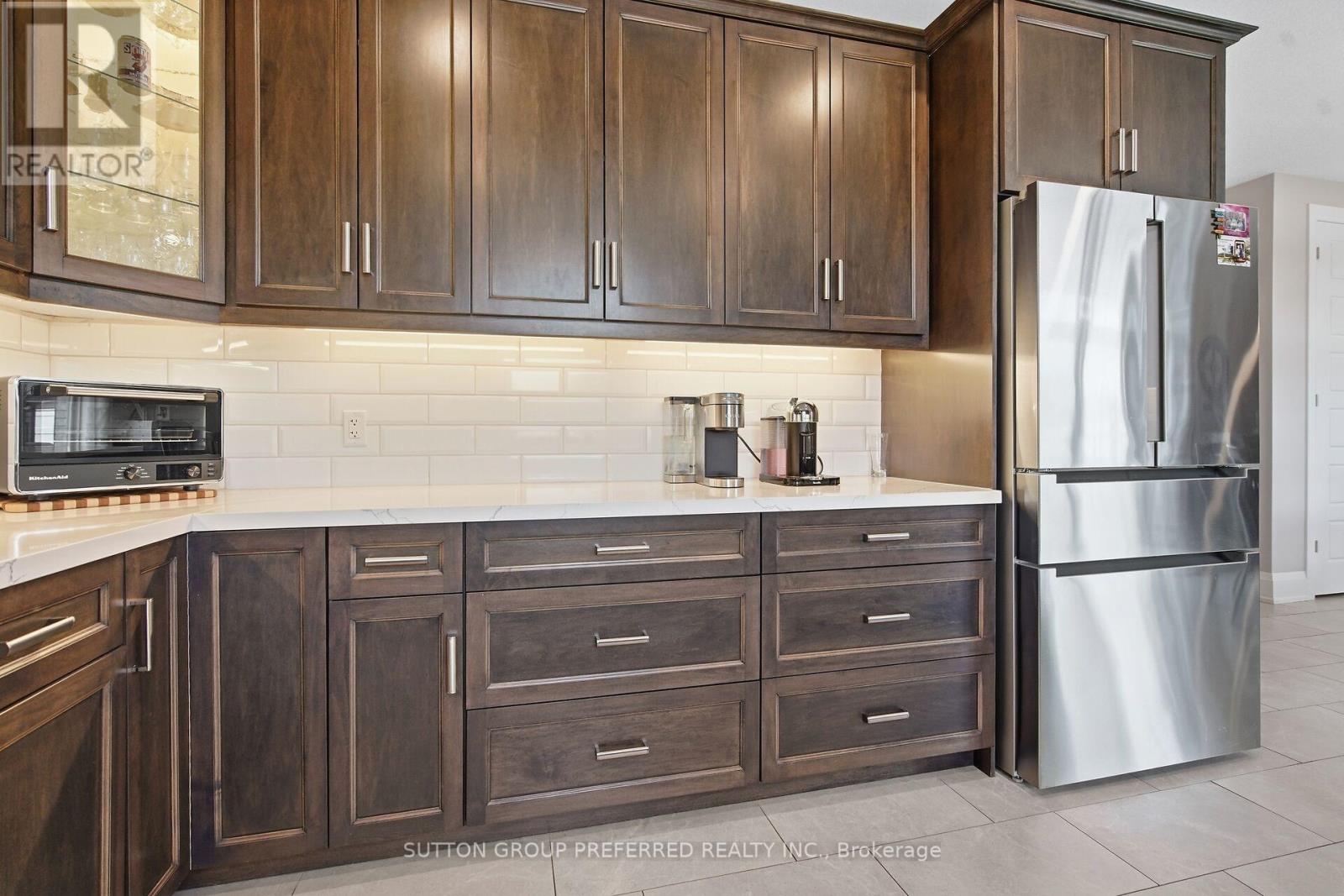 215 Leitch Street Property Photo 15