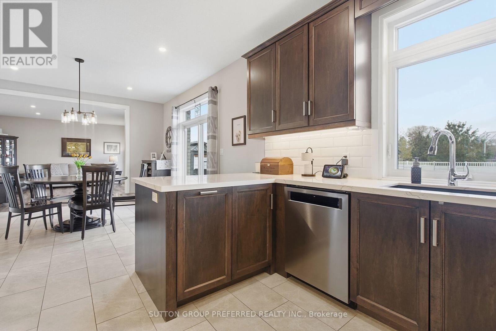 215 Leitch Street Property Photo 16