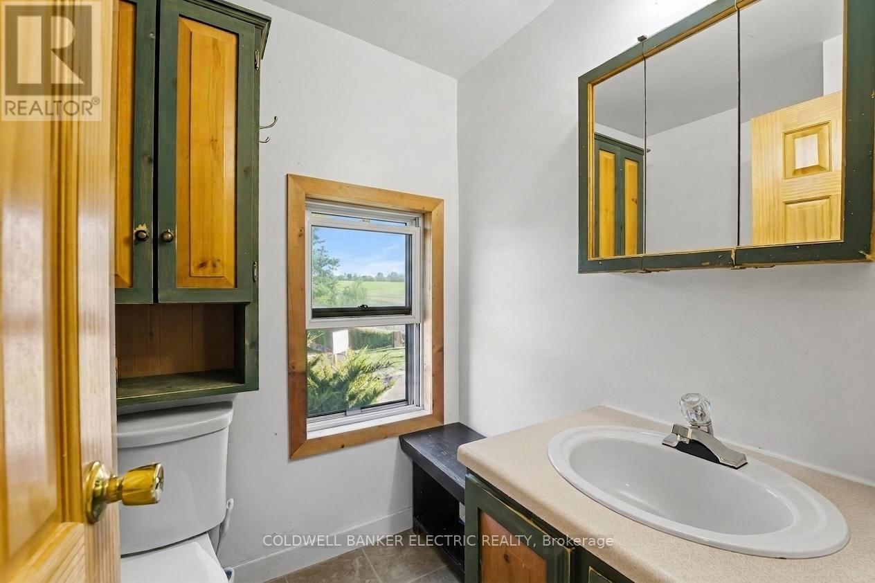 59 Centre Street N Property Photo 8