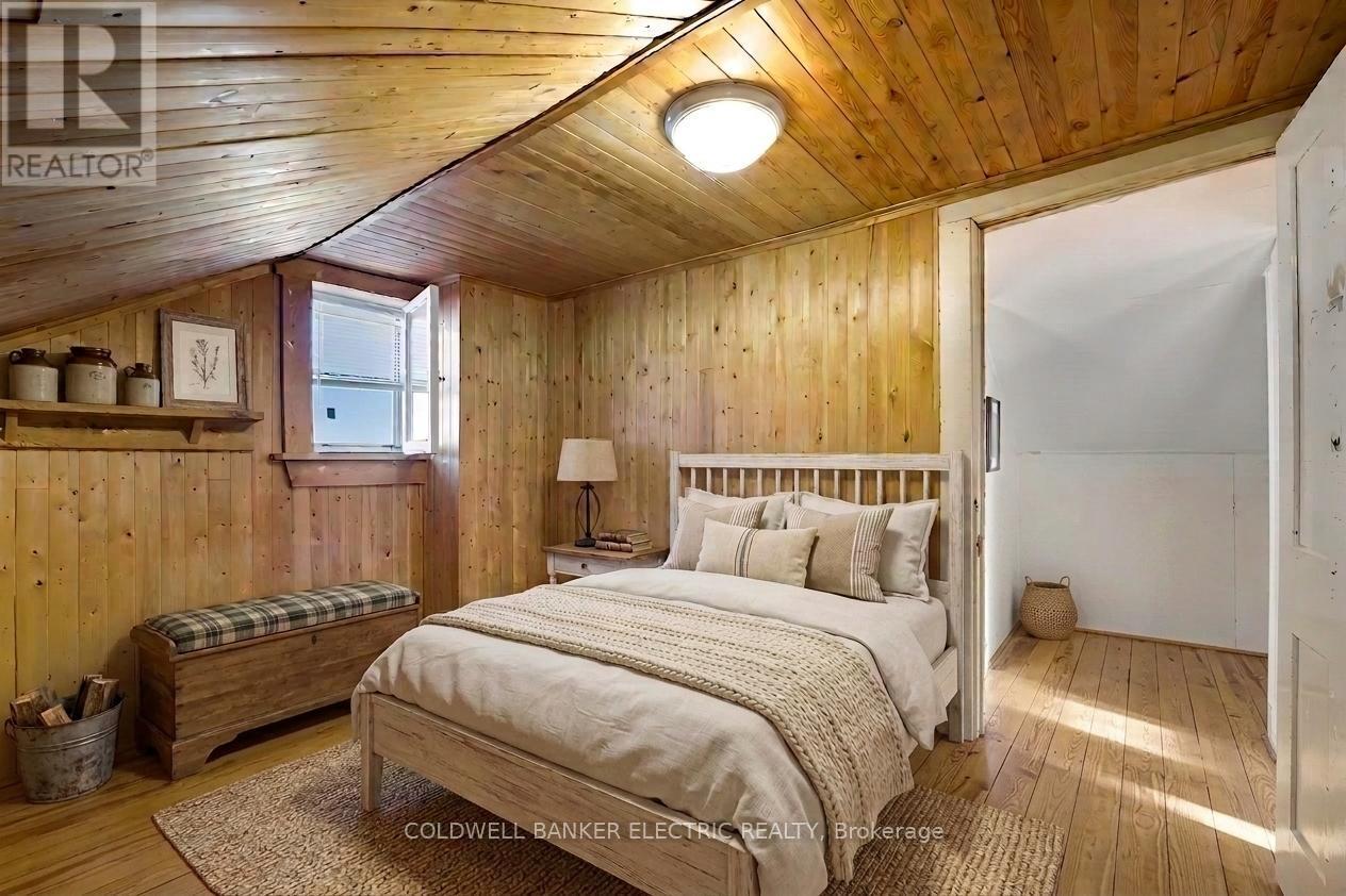 59 Centre Street N Property Photo 6
