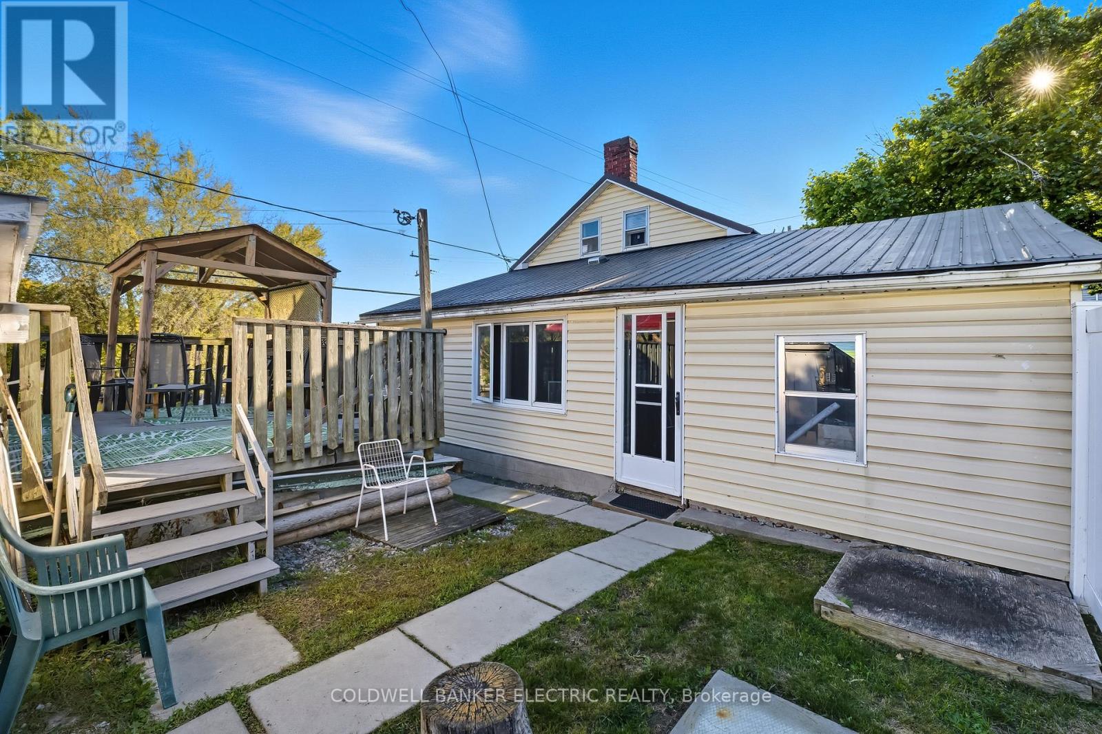 59 Centre Street N Property Photo 14