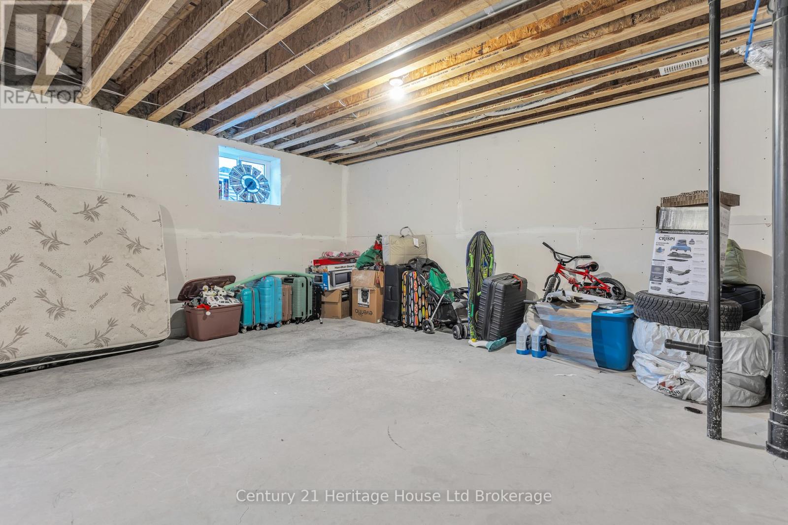 102 - 360 Quarter Town Line Property Photo 18