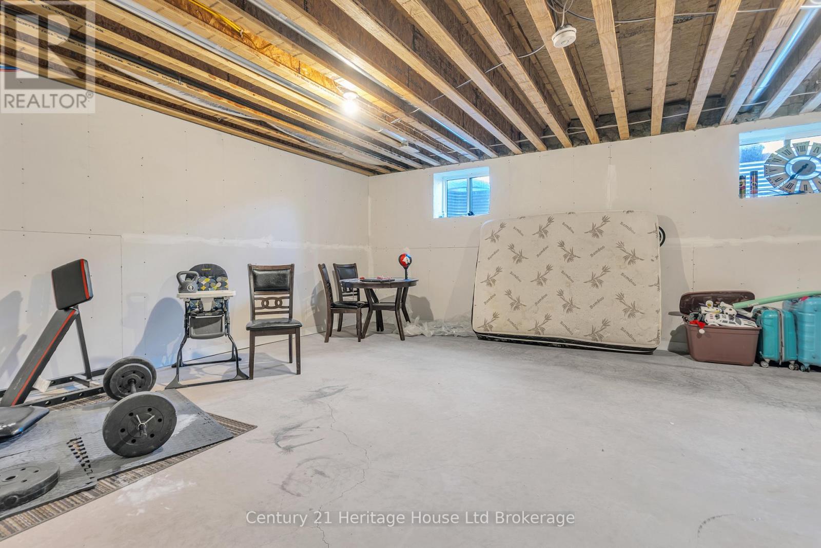 102 - 360 Quarter Town Line Property Photo 19