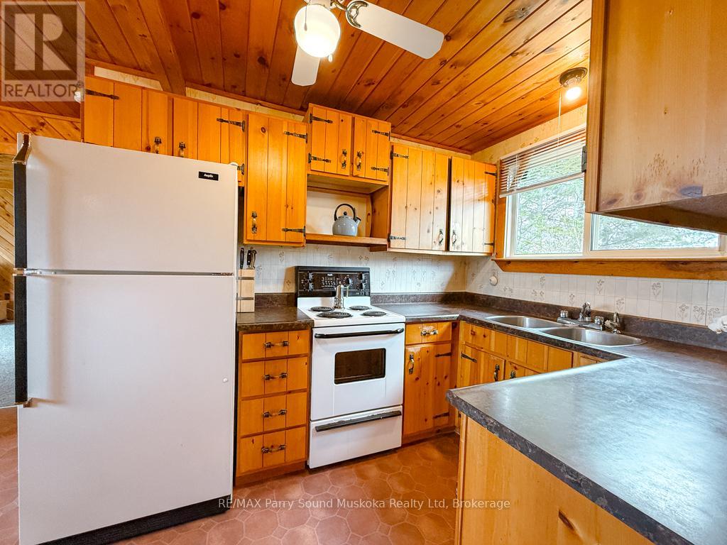 43 Bears Paw W Property Photo 13