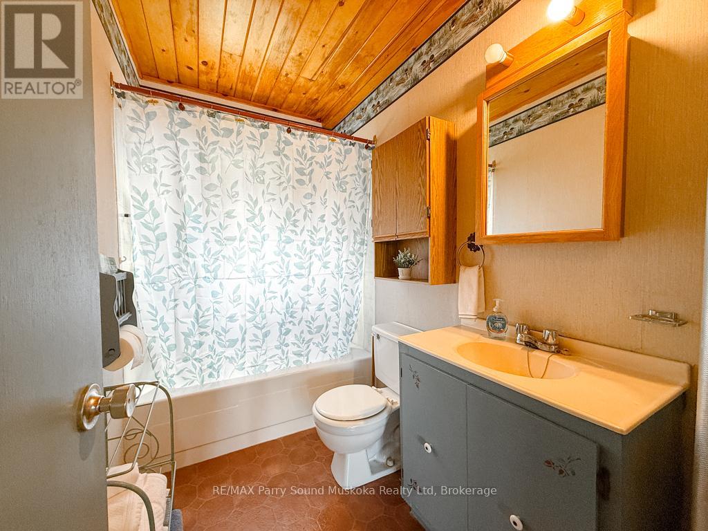 43 Bears Paw W Property Photo 19