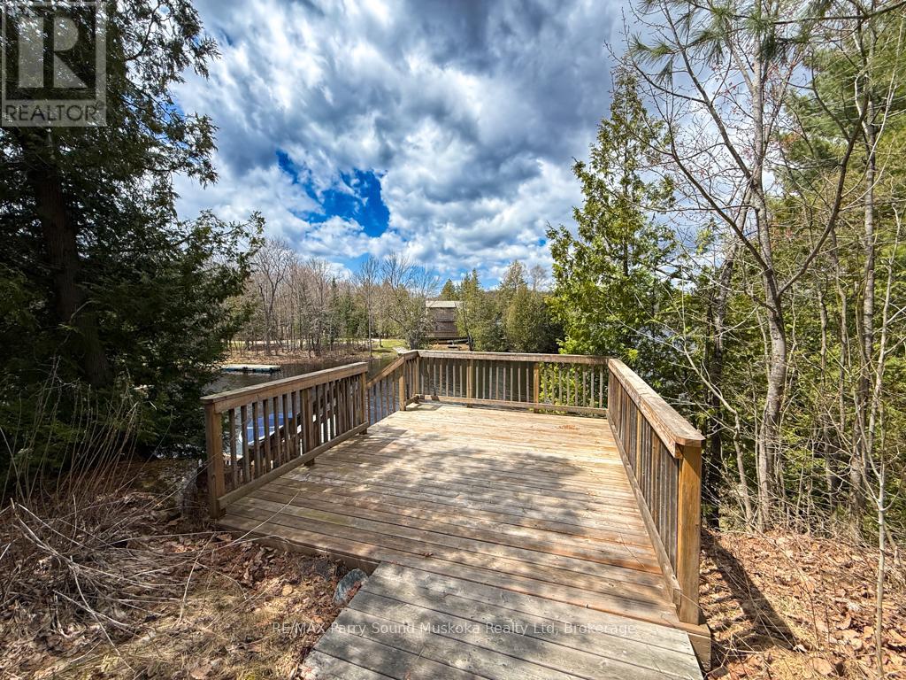 43 Bears Paw W Property Photo 26