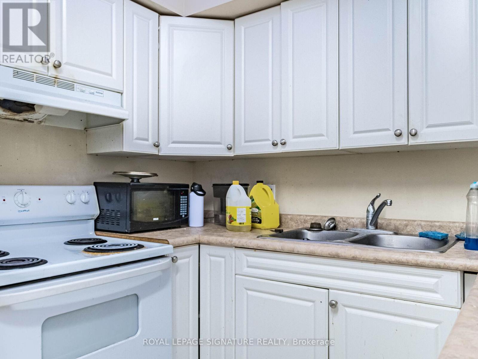 203 - 251 Lester Street Property Photo 8