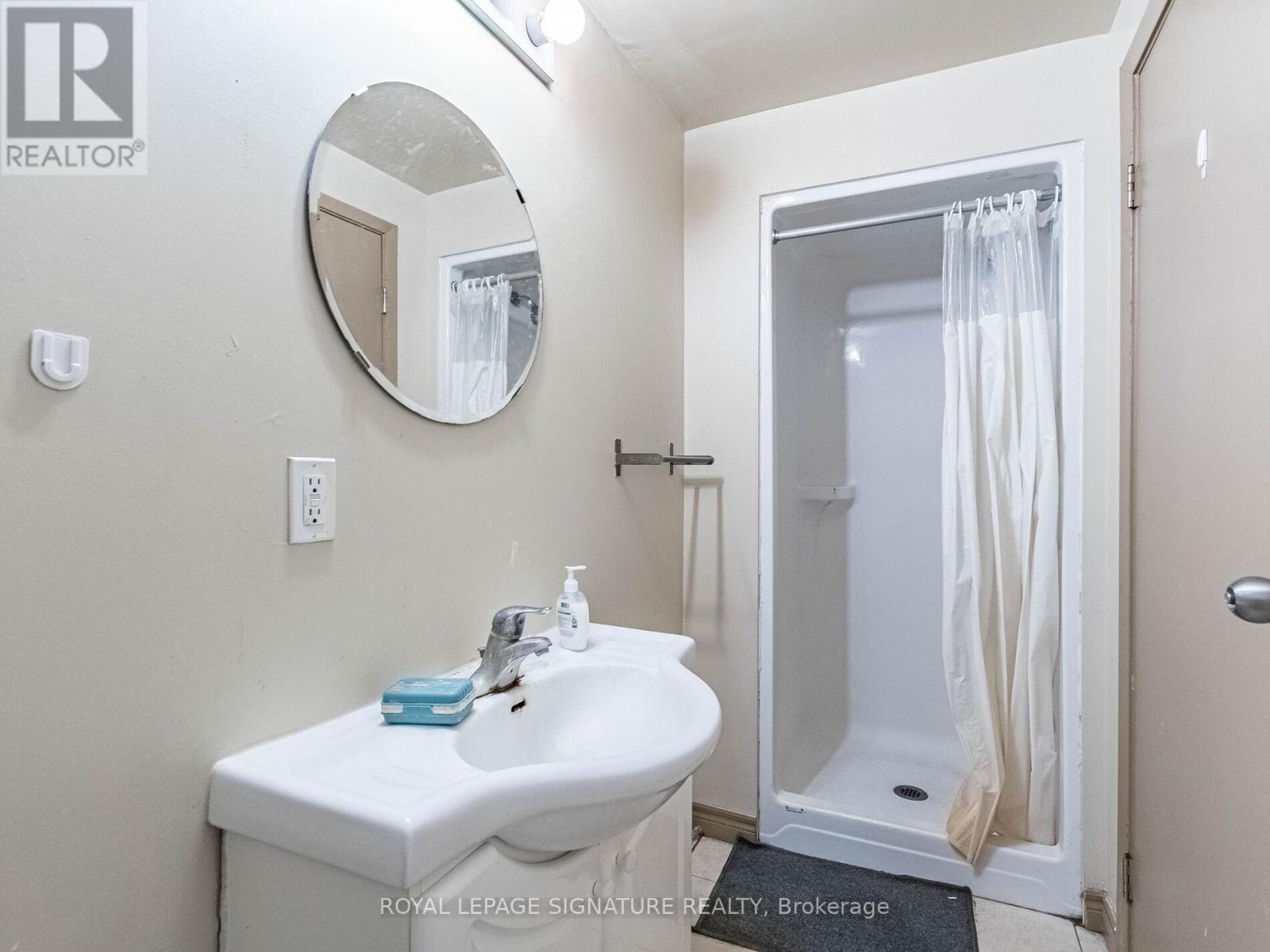 203 - 251 Lester Street Property Photo 26