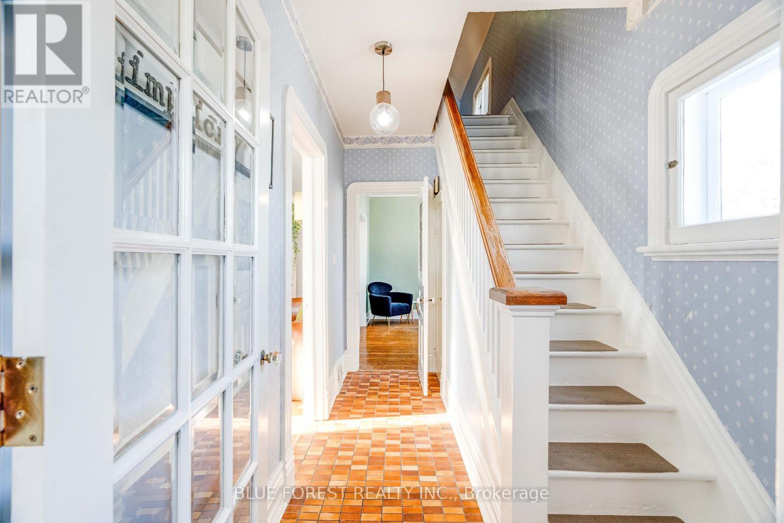 521 Upper Queen Street Property Photo 7