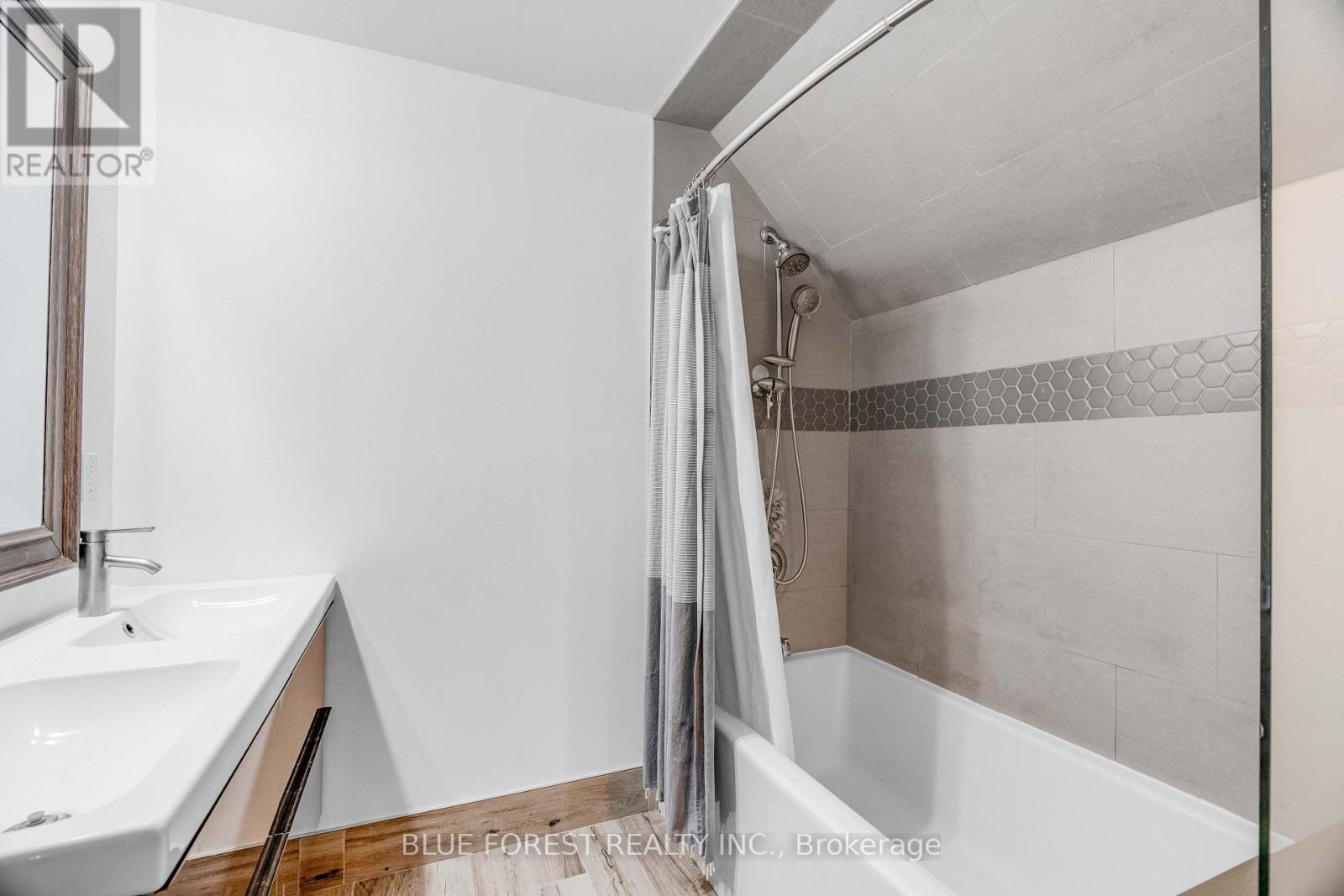 521 Upper Queen Street Property Photo 23