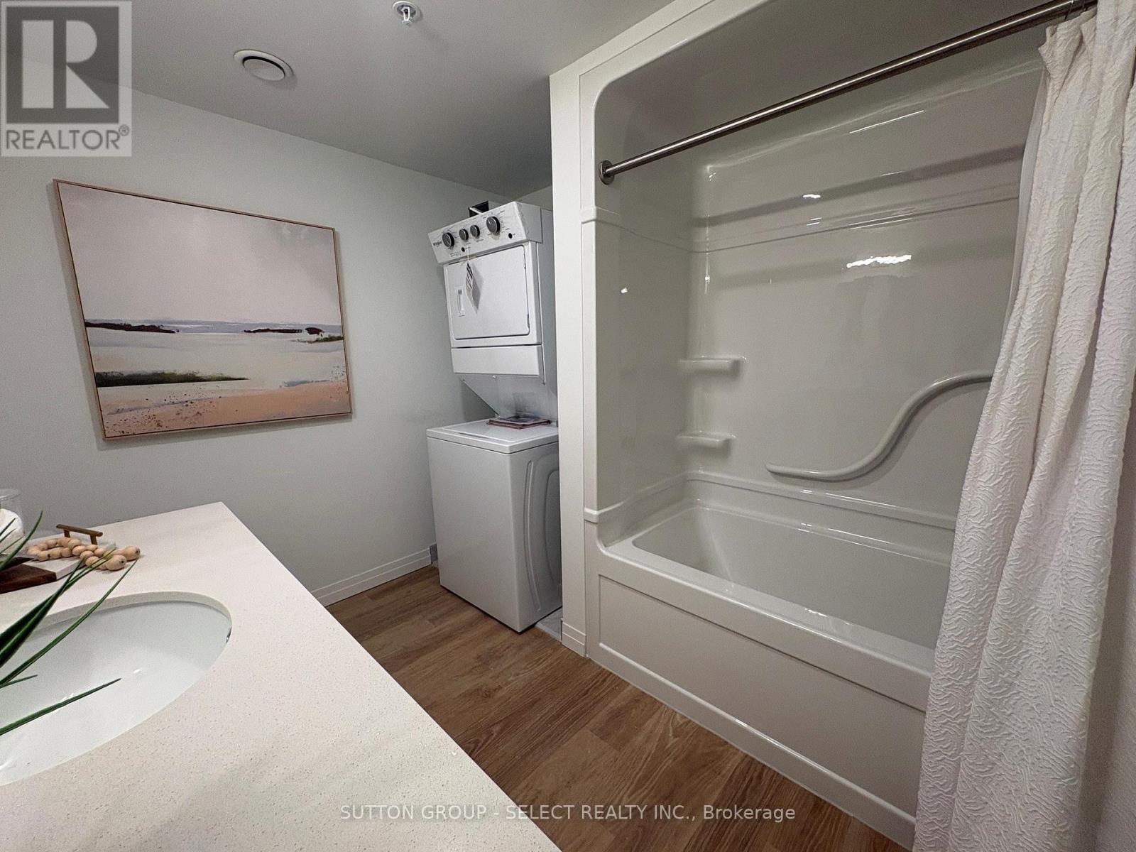 215 - 351 Hill Street Property Photo 6