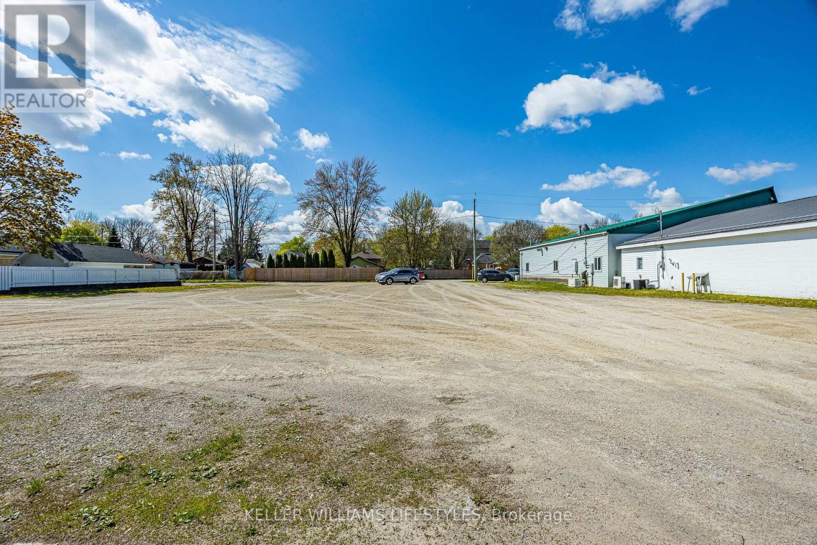 165 Ailsa Craig Main Street Property Photo 2