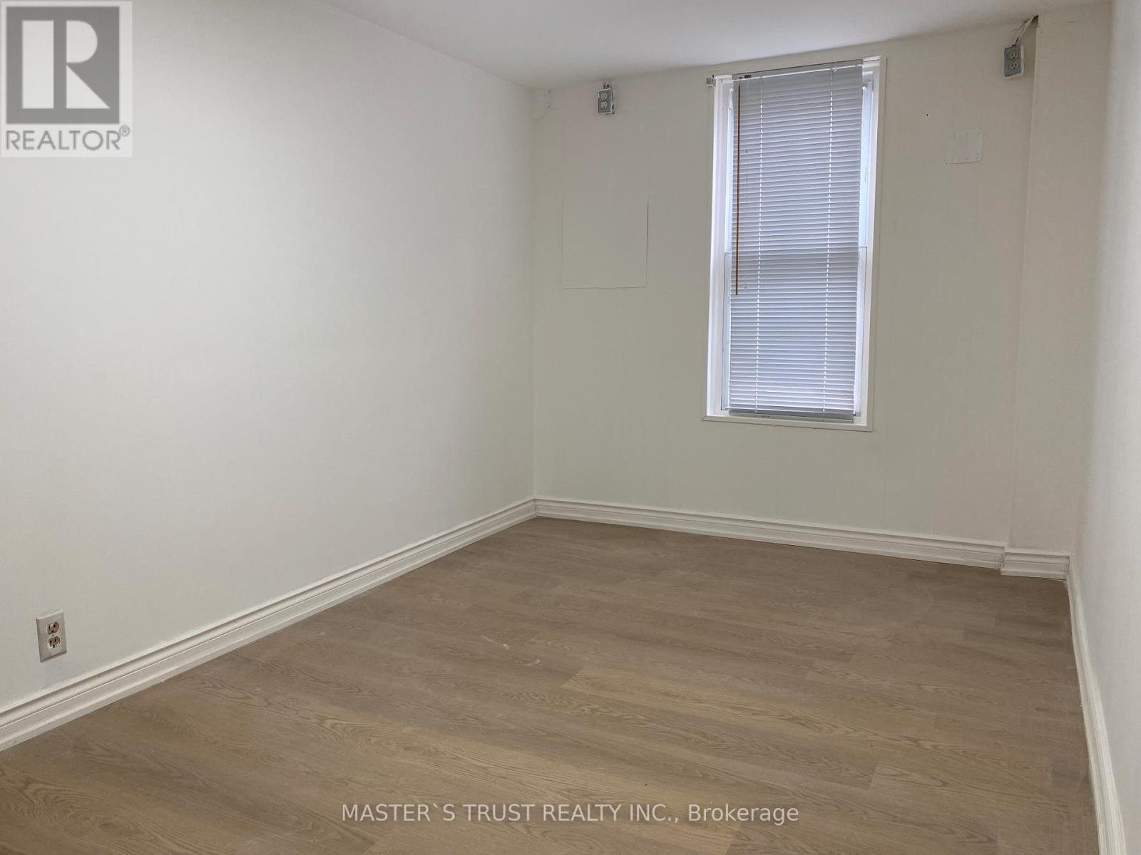 4744 Park Street Property Photo 6