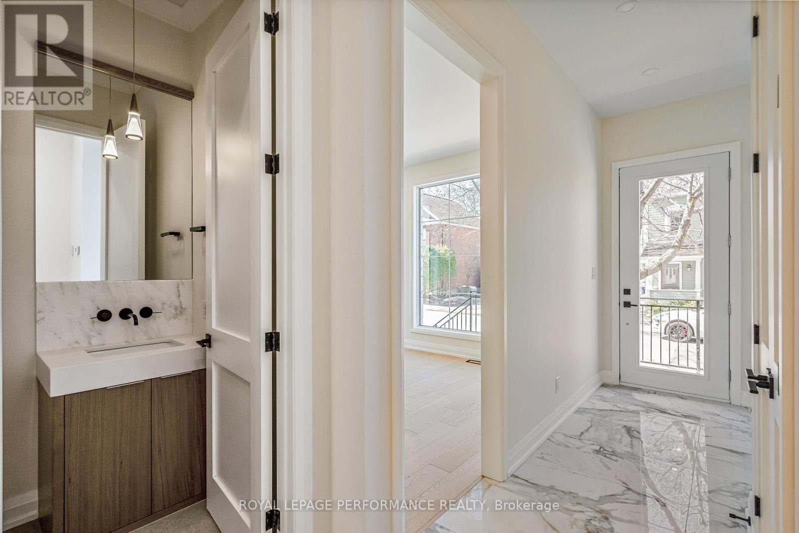 31 Commanda Way Property Photo 2