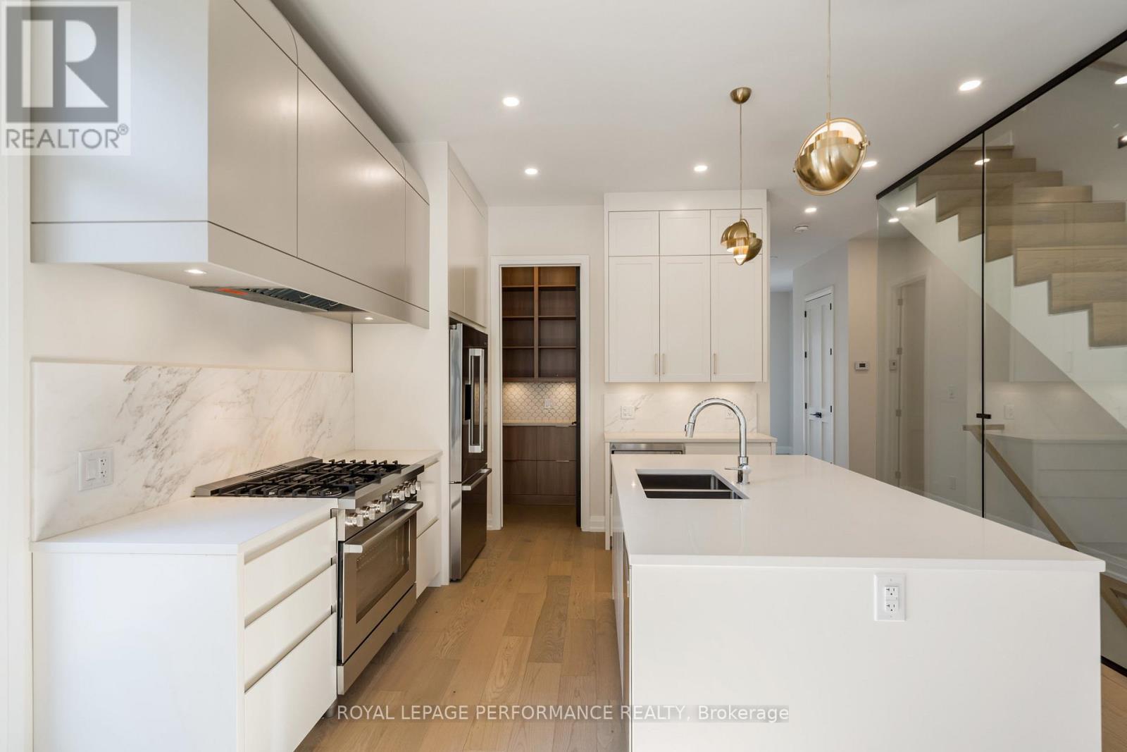 31 Commanda Way Property Photo 5