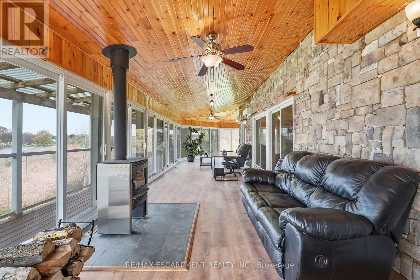 111 Erie Street Property Photo 12
