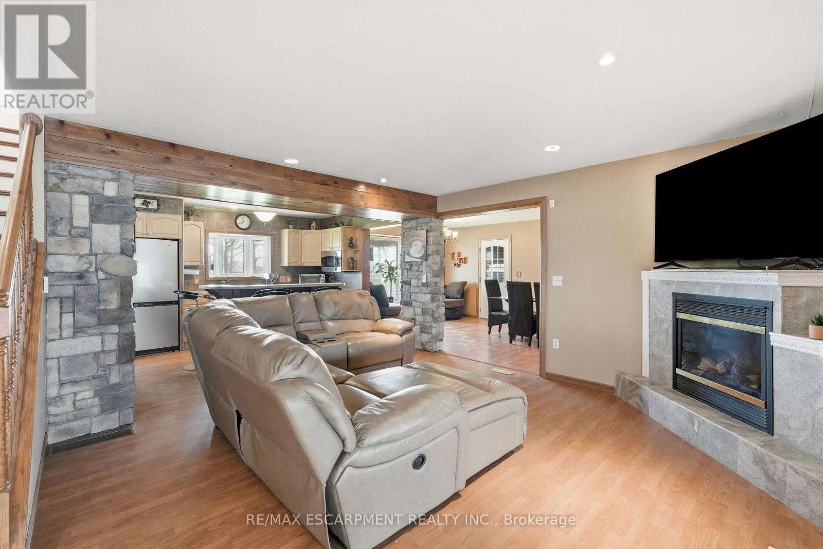 111 Erie Street Property Photo 18