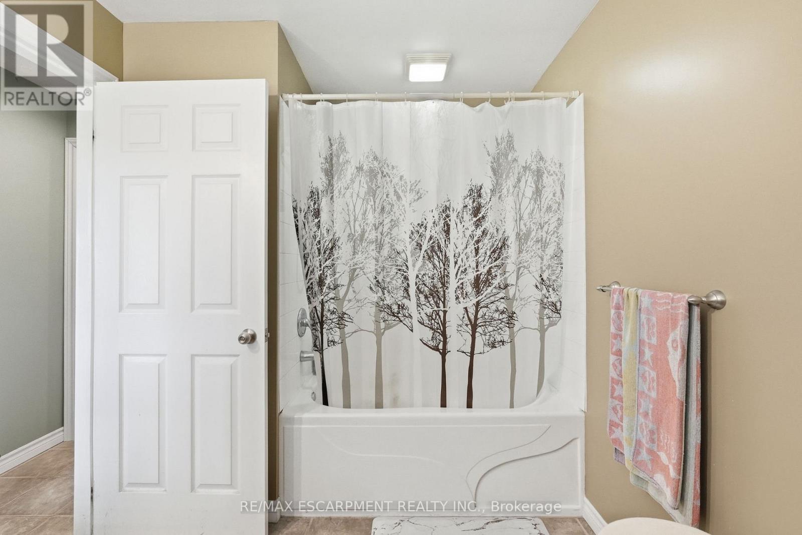 111 Erie Street Property Photo 23