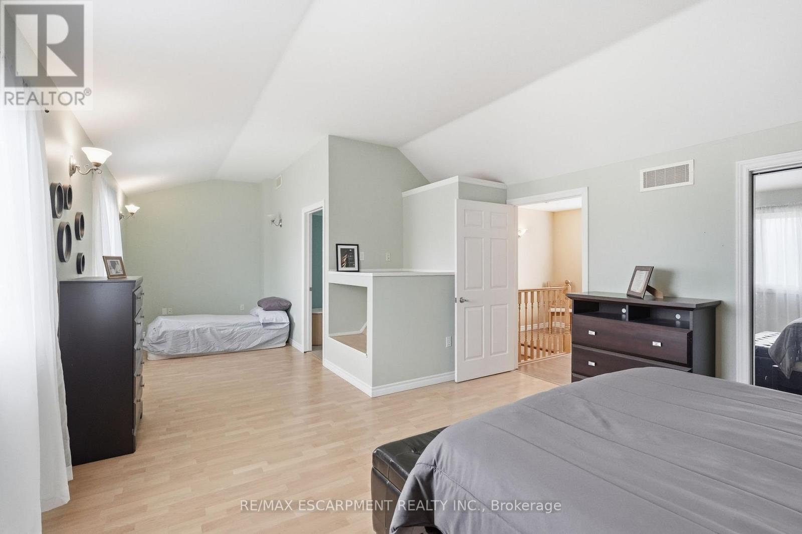 111 Erie Street Property Photo 25