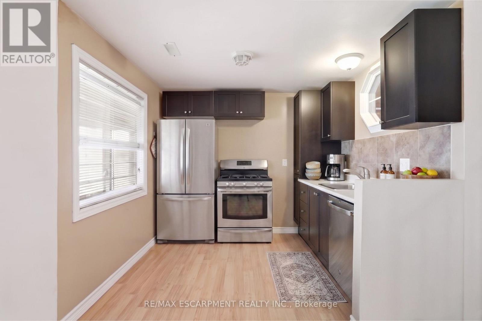 111 Erie Street Property Photo 29