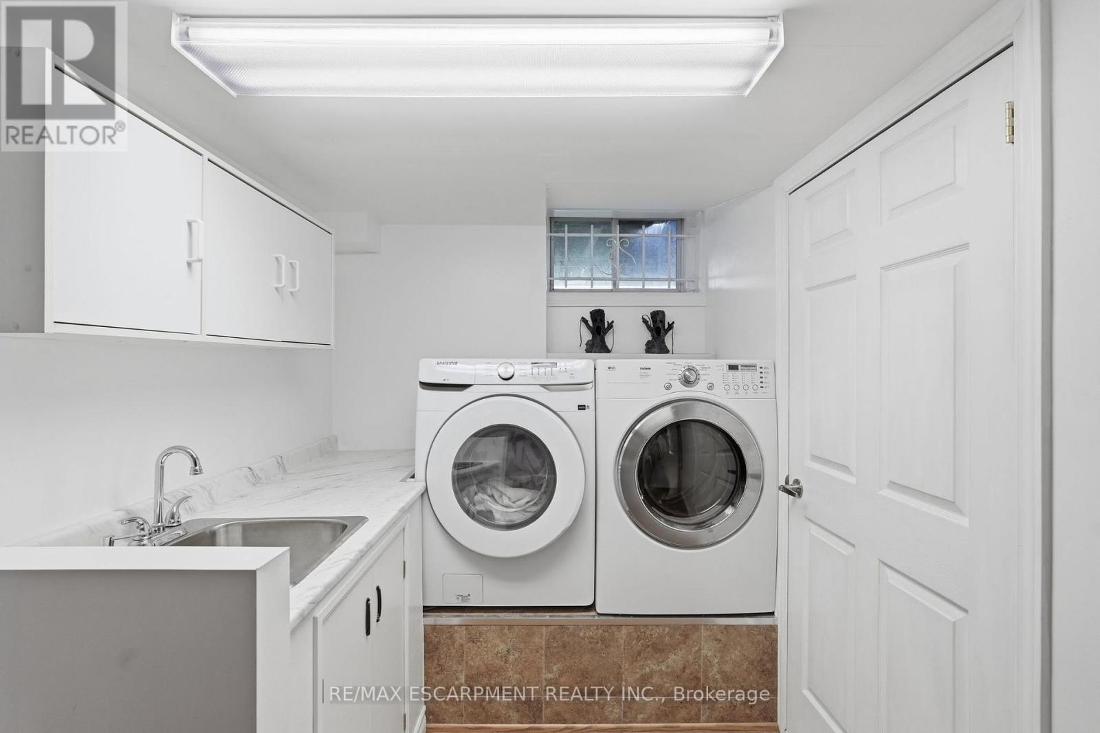 111 Erie Street Property Photo 31