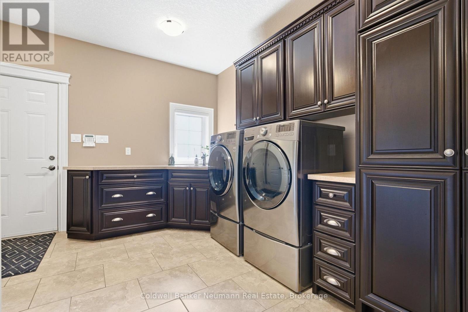 33 Cassin Court Property Photo 29