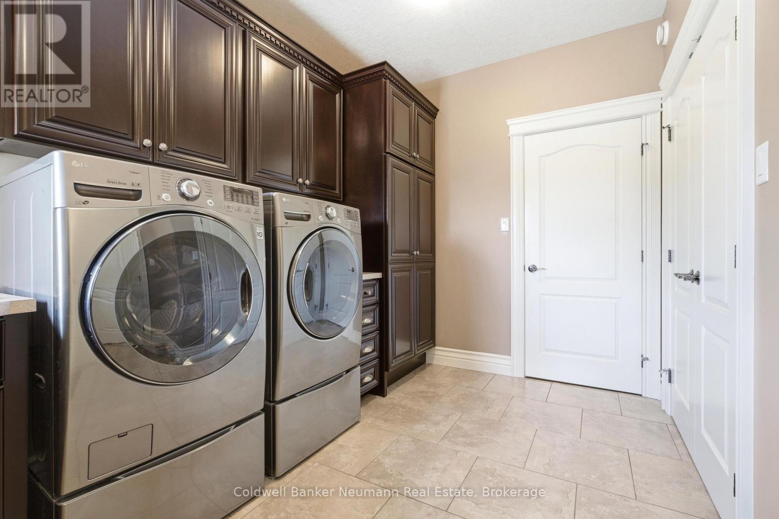 33 Cassin Court Property Photo 30