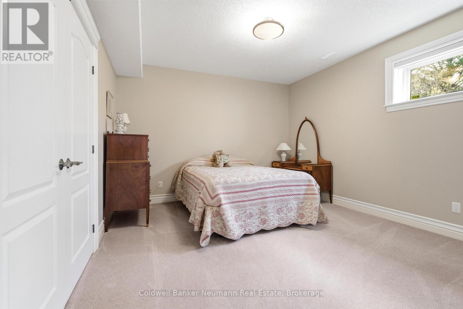 33 Cassin Court Property Photo 42
