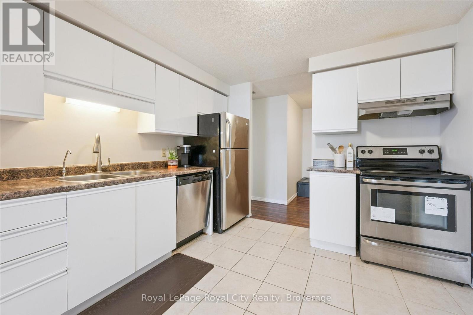 1410 - 35 Green Valley Drive Property Photo 10
