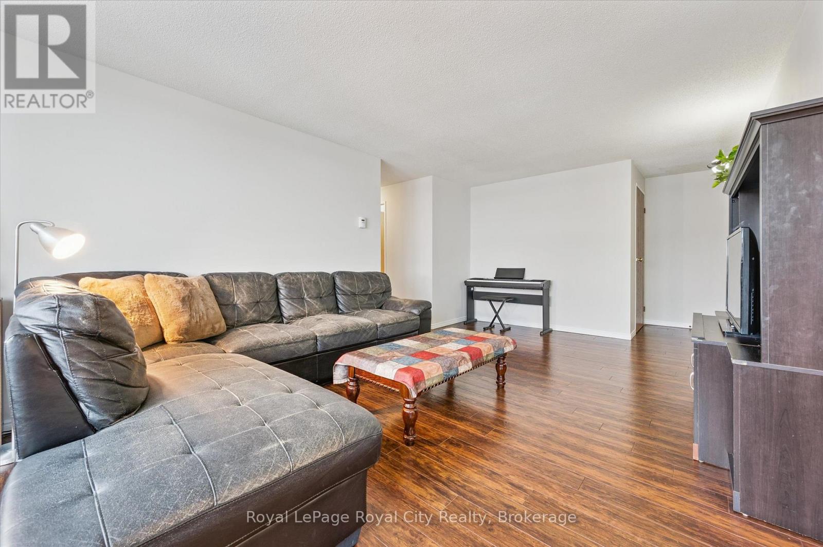 1410 - 35 Green Valley Drive Property Photo 17
