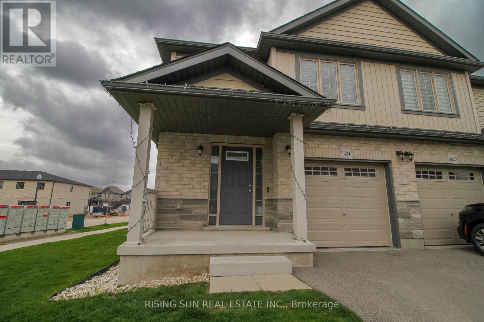 1624 Dunkirk Avenue E Property Photo 2