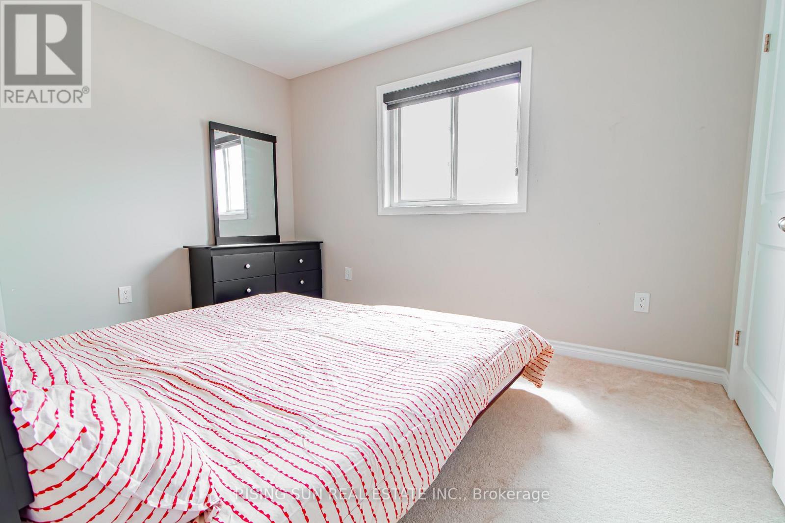 1624 Dunkirk Avenue E Property Photo 18
