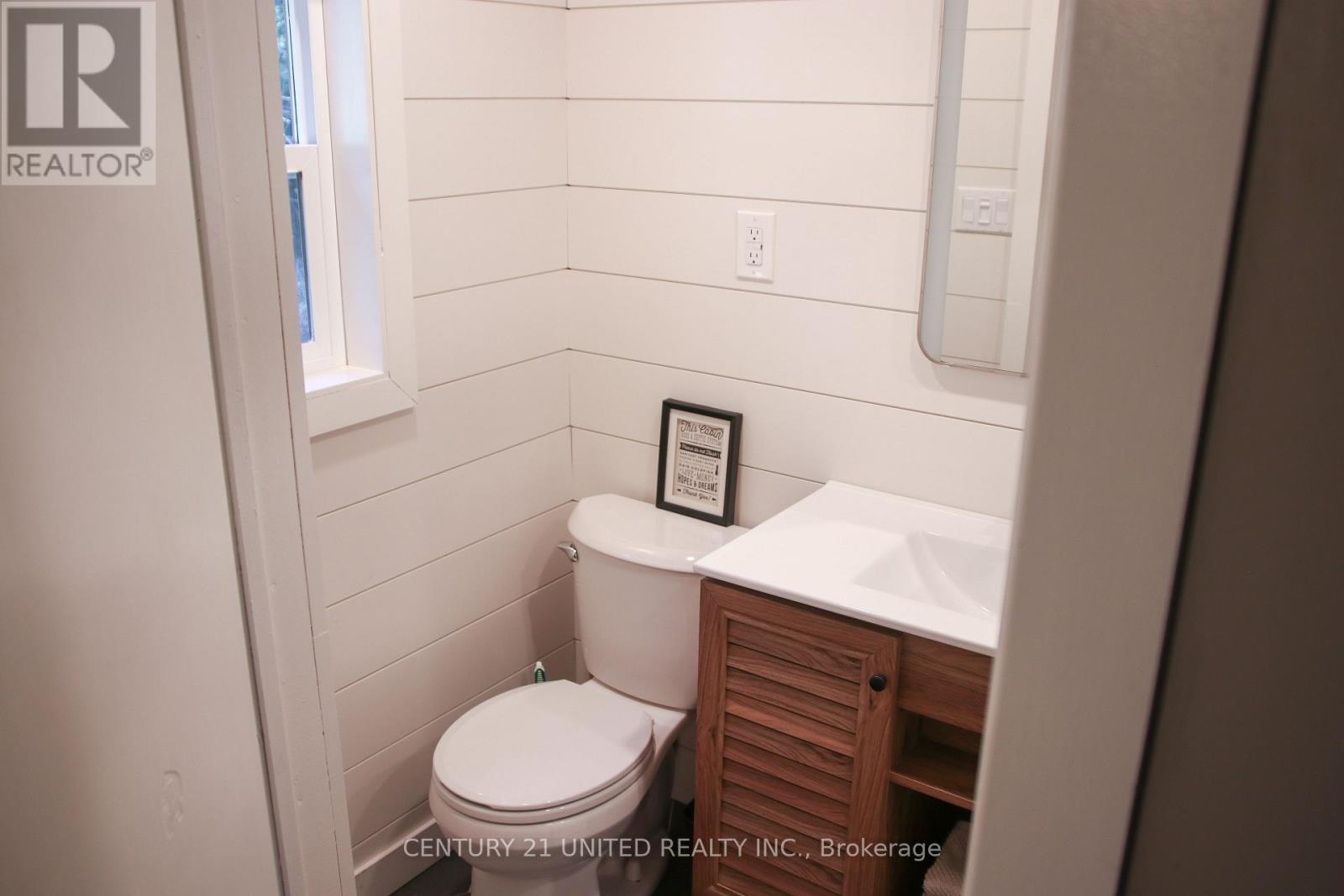 812 Island 8 Catchacoma Lake Property Photo 23