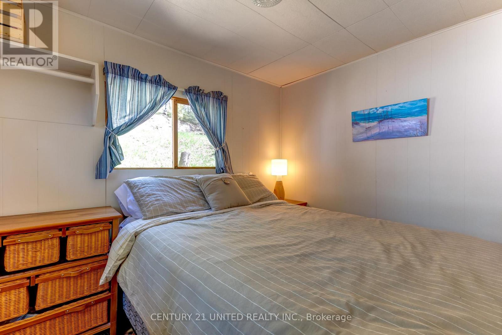812 Island 8 Catchacoma Lake Property Photo 26